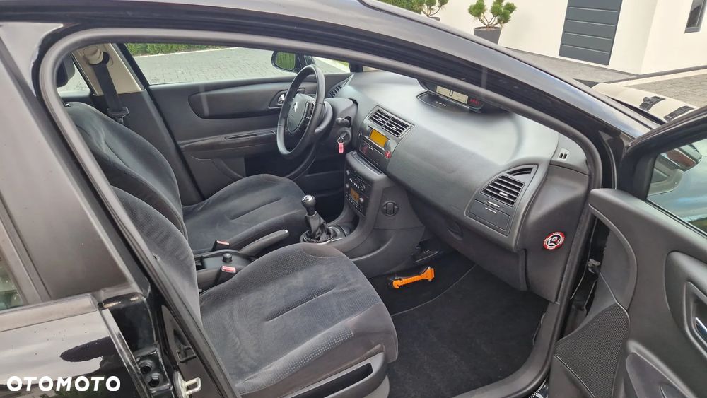 Citroën C4 1.4 16V Style - 8