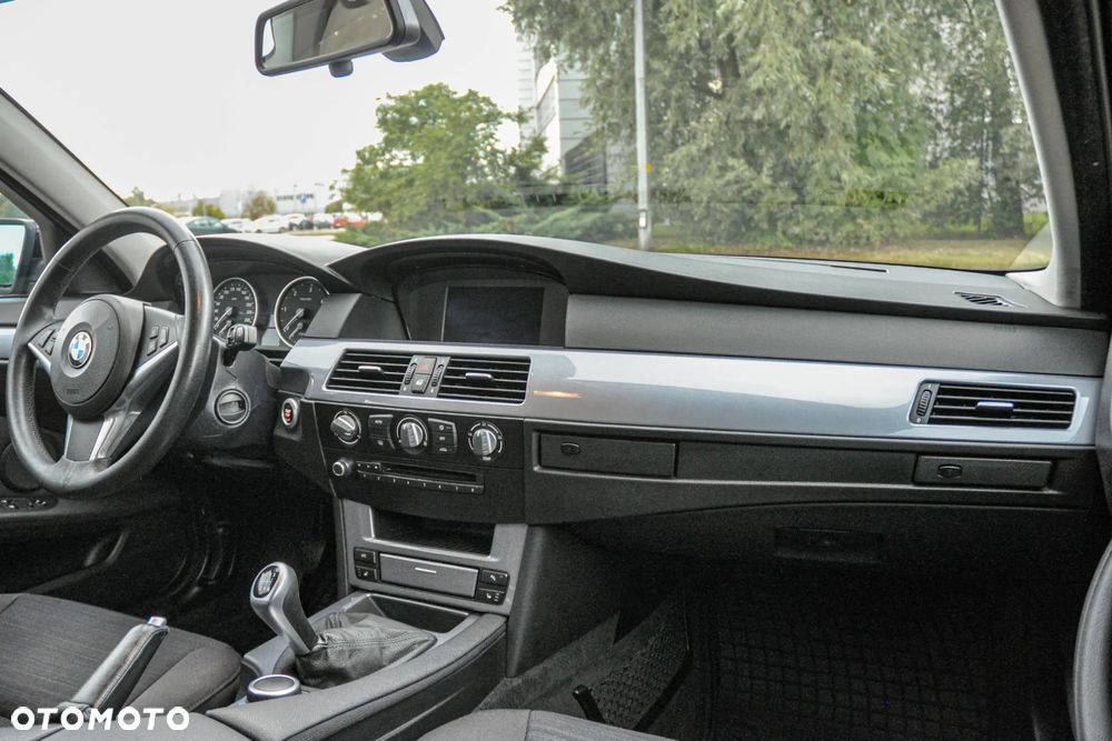BMW Seria 5 520d Touring - 10