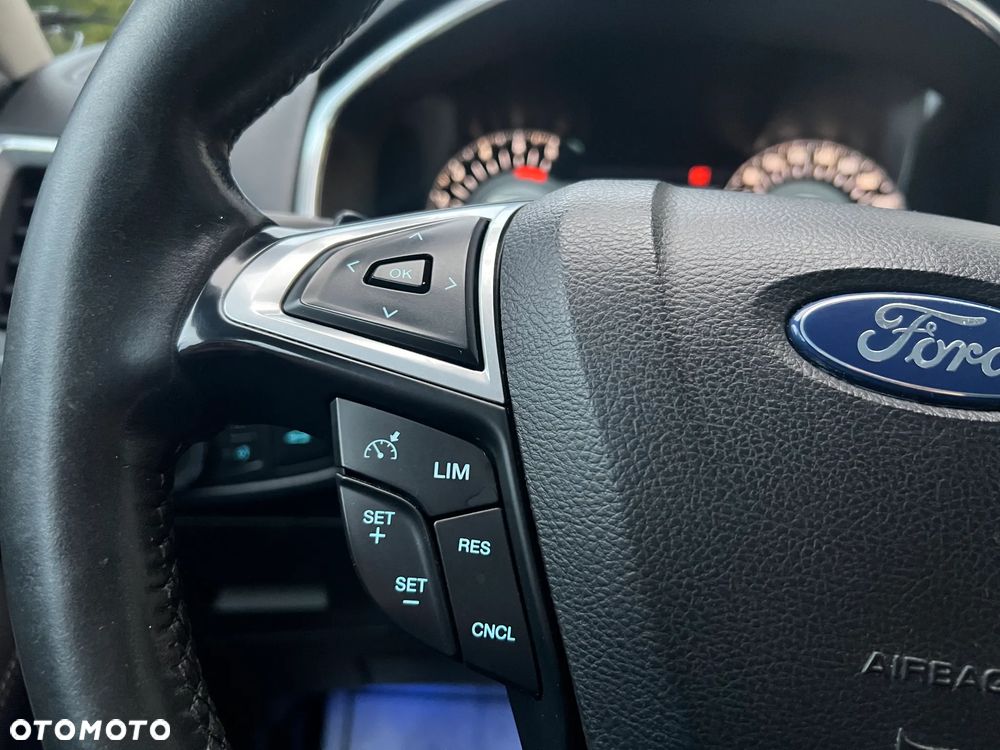 Ford S-Max ver-2-0-tdci-4wd-titanium-powershift - 33