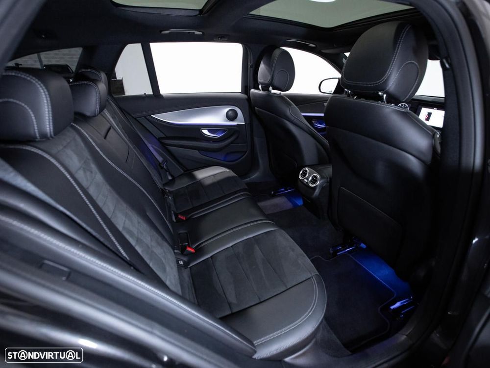 Mercedes-Benz E 300 de AMG Line - 13