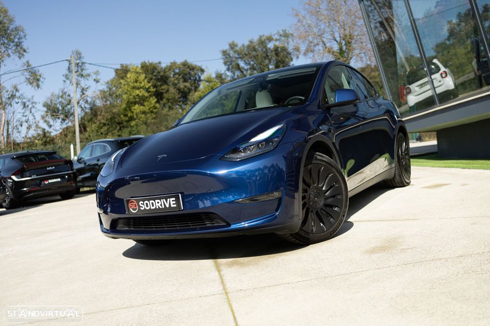 Tesla Model Y Long-Range RWD - 12
