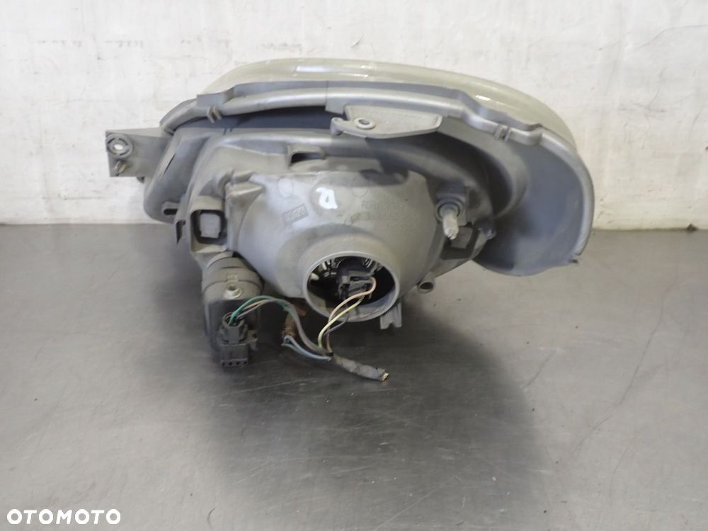 LAMPA PRAWA PRZEDNIA RENAULT TRAFIC II 1.9 - 3