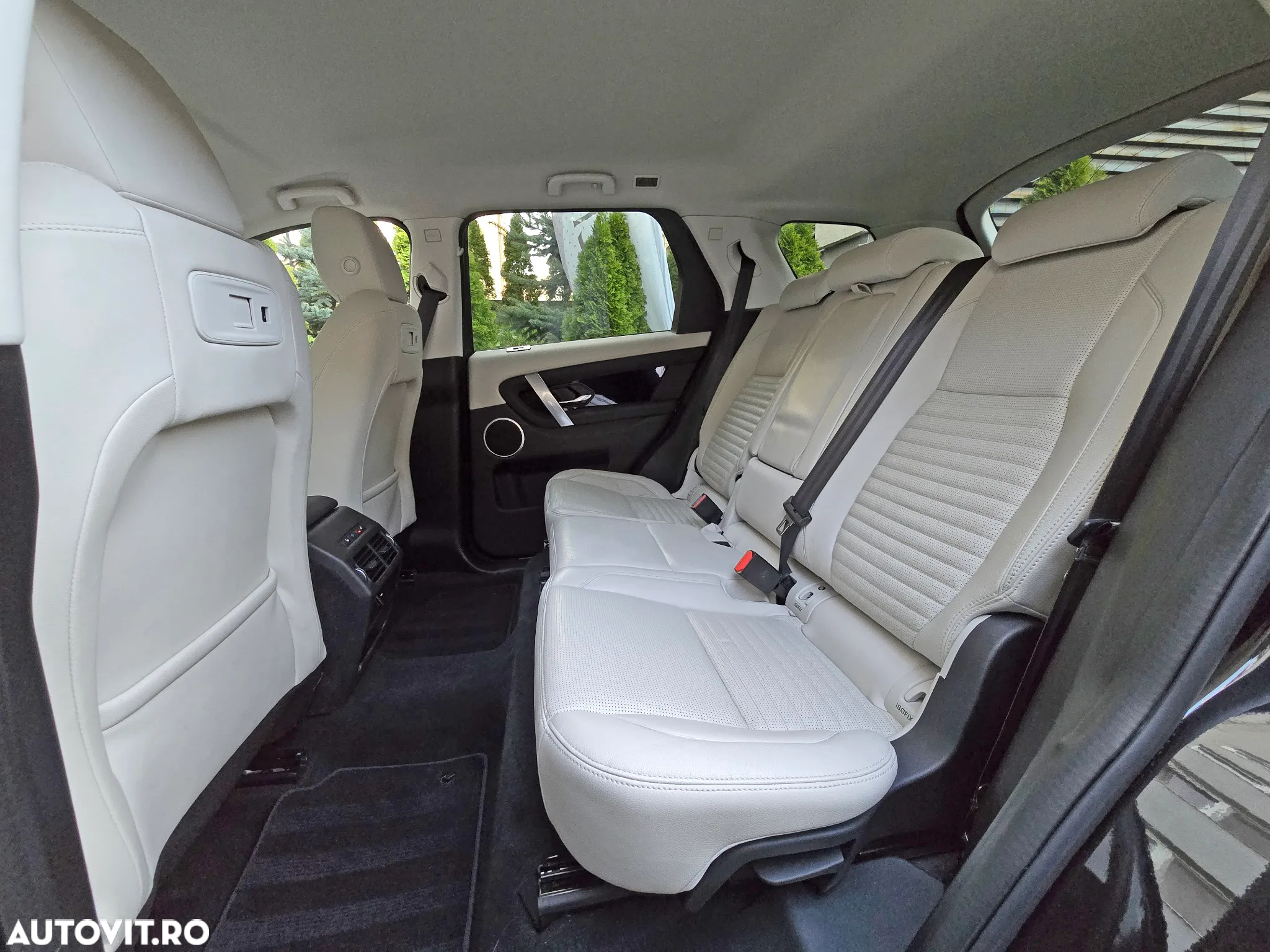 Land Rover Discovery Sport 2.0 D200 R-Dynamic MHEV SE - 8