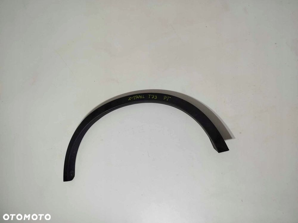 NAKŁADKA BŁOTNIKA LISTWA PRAWA TYLNA NISSAN X-TRAIL T32 - 1