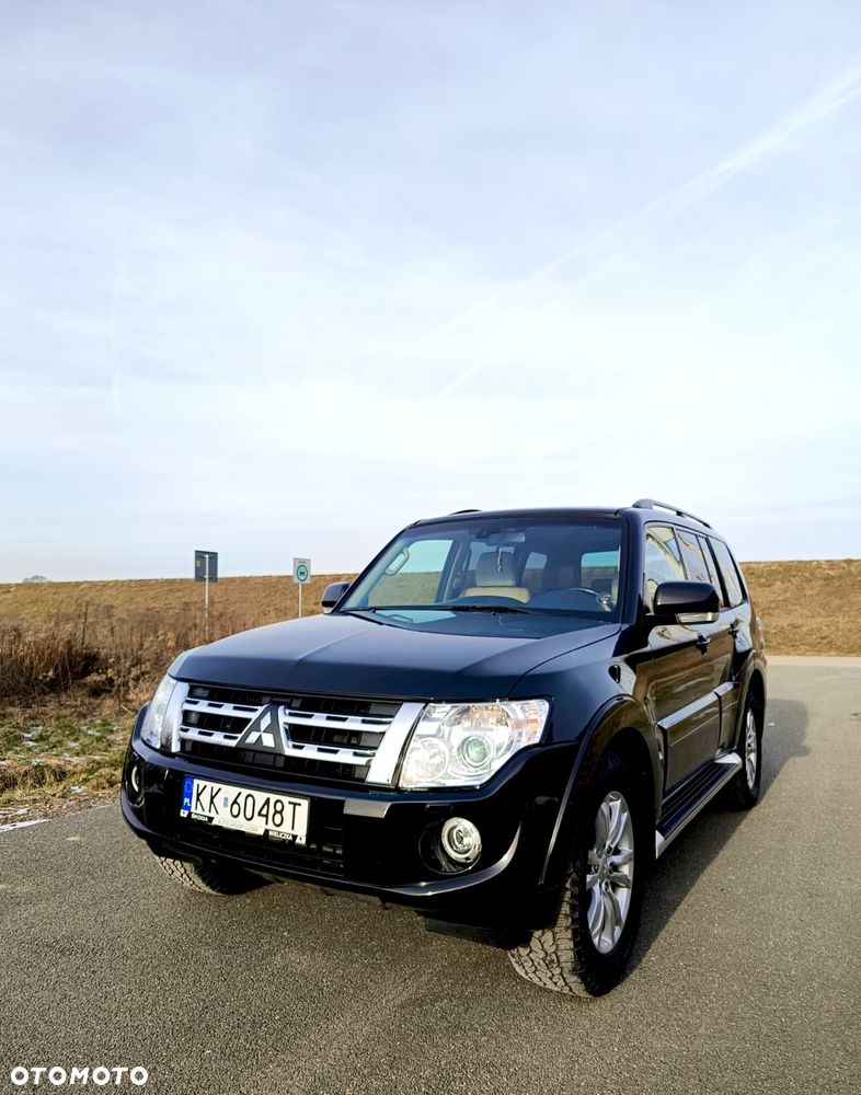 Mitsubishi Pajero 3.2 DID Intense + - 7
