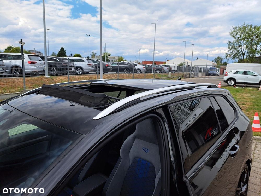 Volkswagen Golf Variant 2.0 TSI 4Motion R - 40