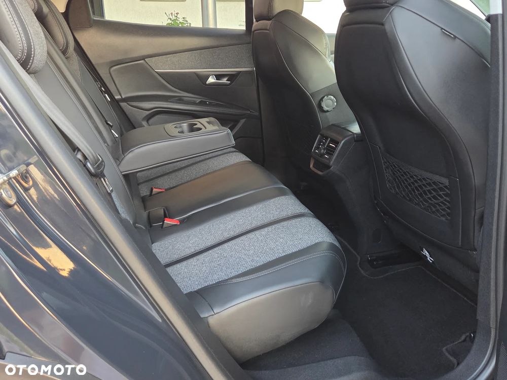 Peugeot 3008 BlueHDi 130 Stop & Start EAT8 Allure - 16