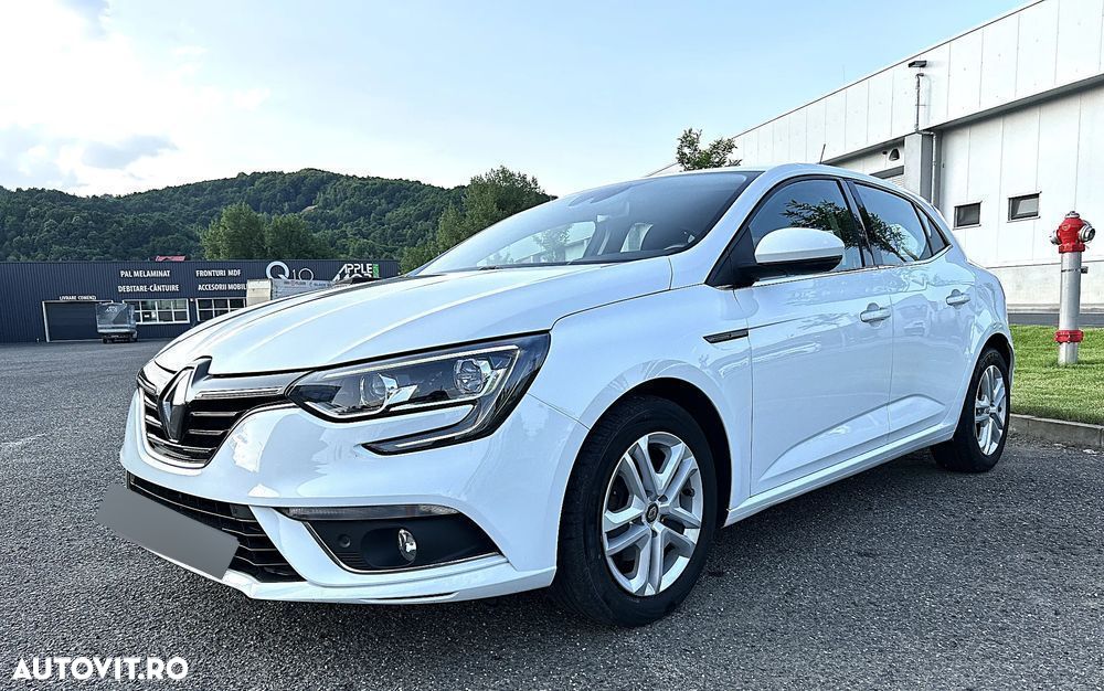 Renault Megane TCe 115 GPF ZEN - 13