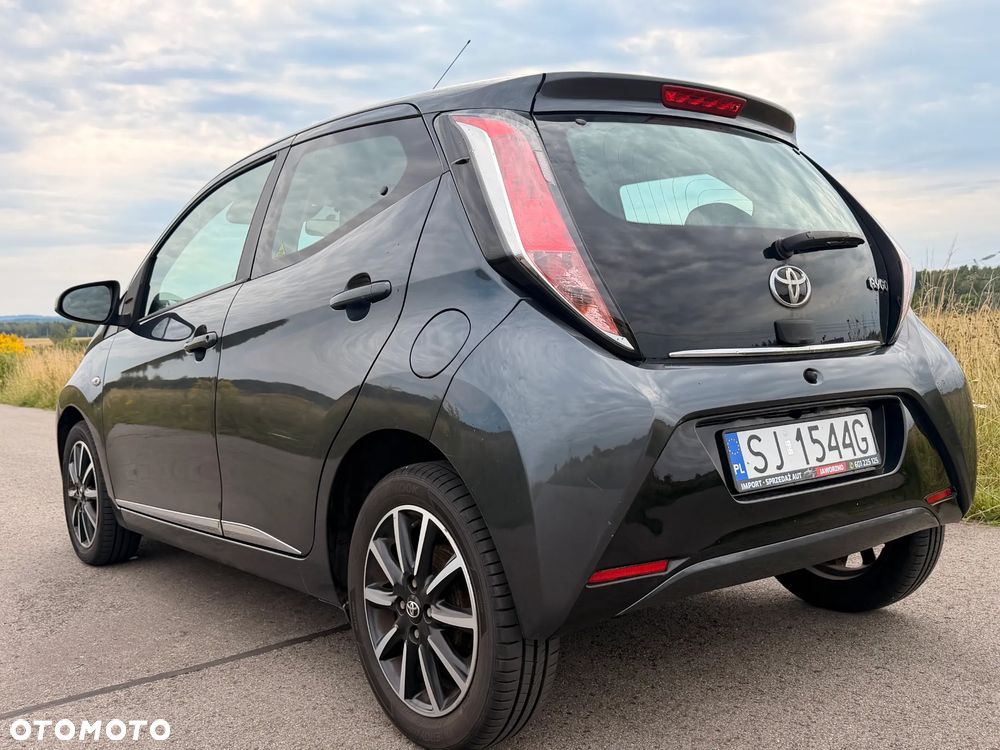 Toyota Aygo x-clusiv - 27