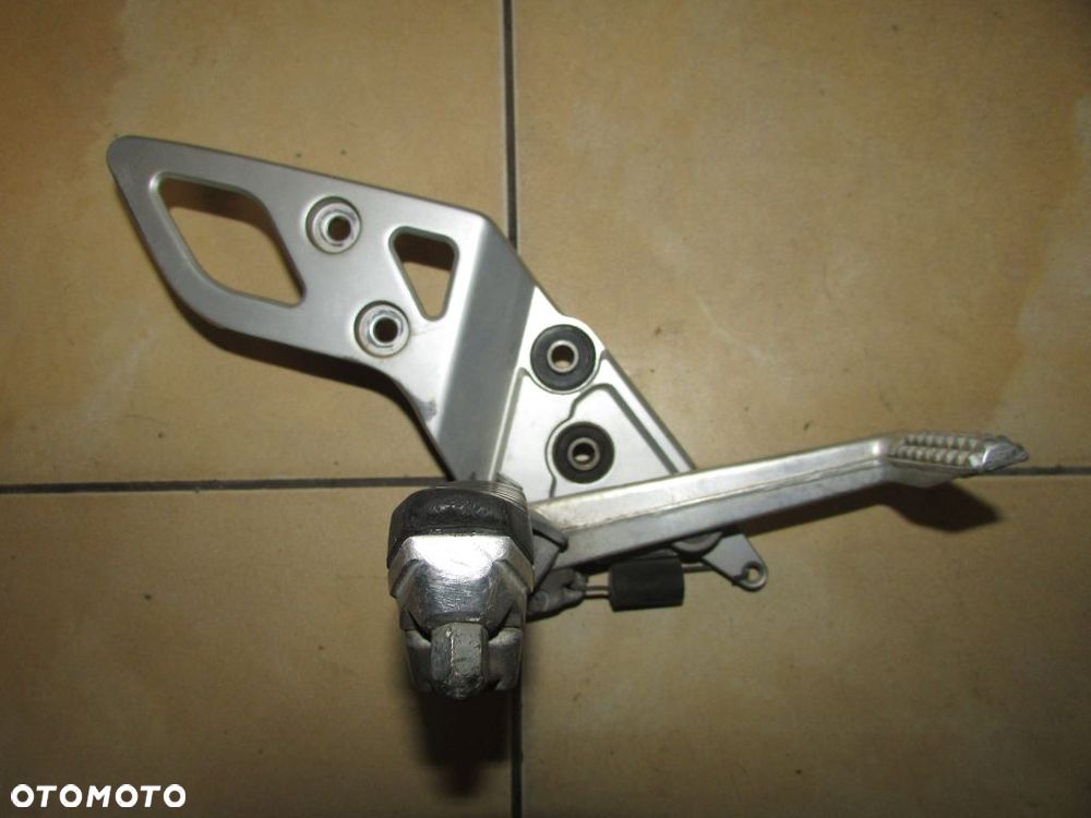 Suzuki GSF 650 Bandit 07-08 podnóżek set prawy przód - 1