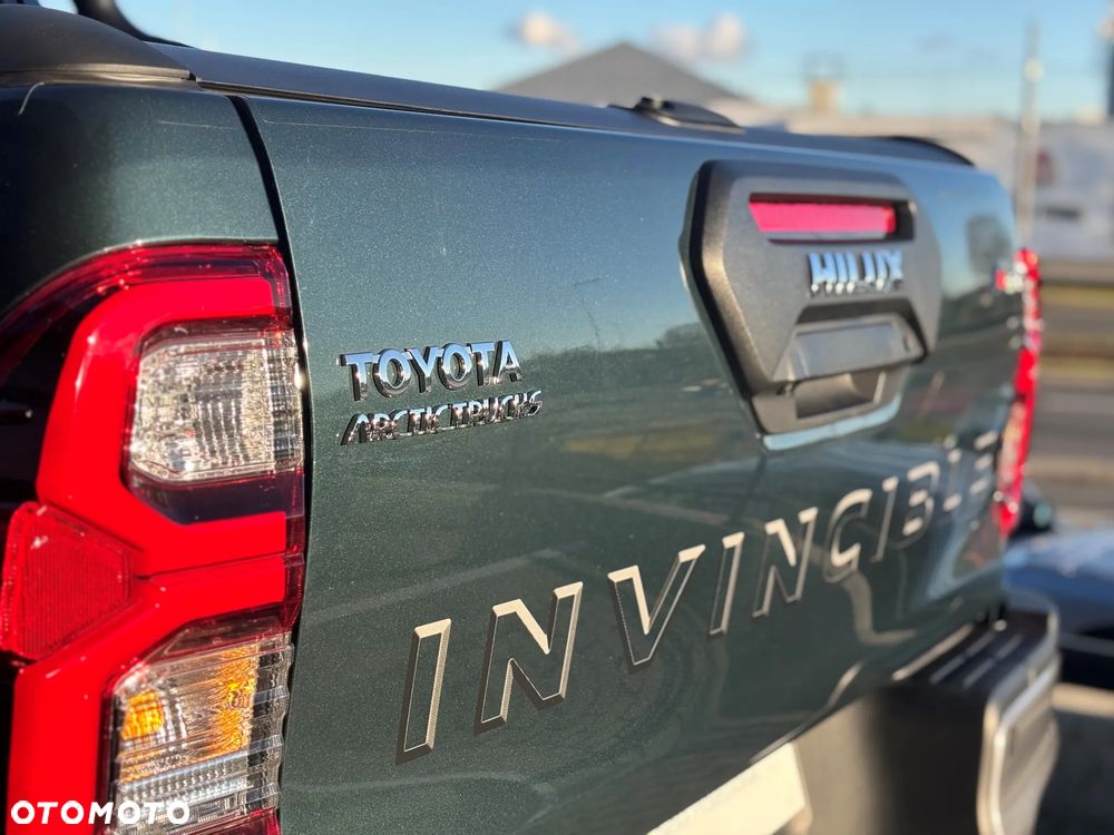 Toyota Hilux 2.8 D-4D Double Cab Invincible 4x4 - 12