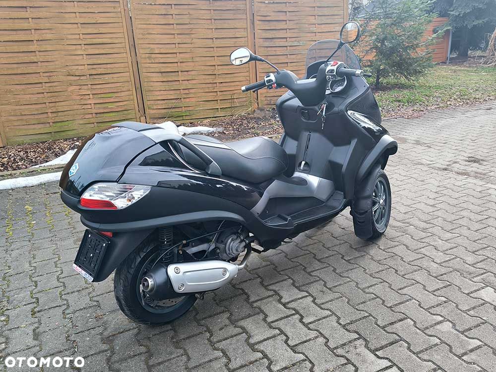 Piaggio MP-3 - 7