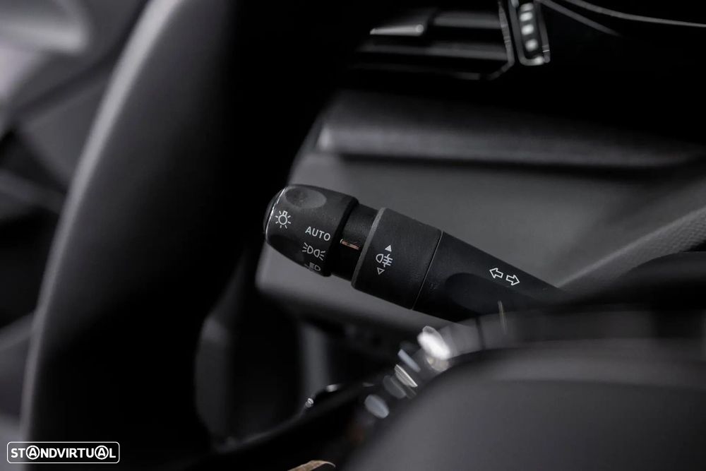 Peugeot 308 SW 1.6 Hybrid Allure Pack e-EAT8 - 18