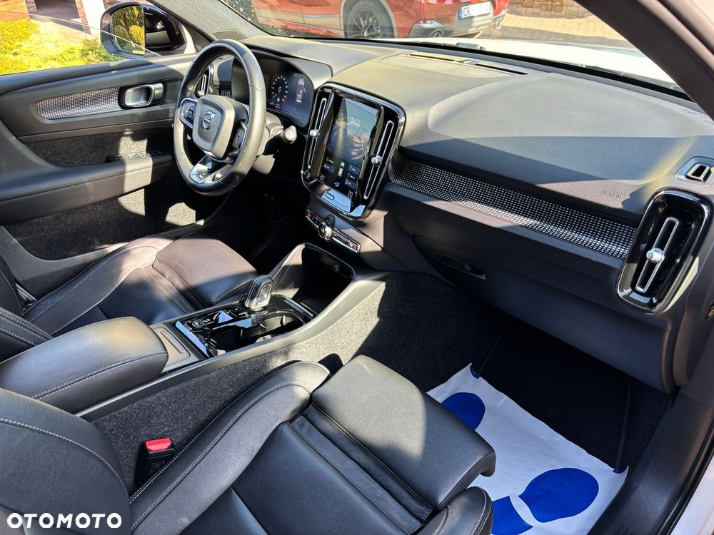 Volvo XC 40 D3 SCR R-Design - 8