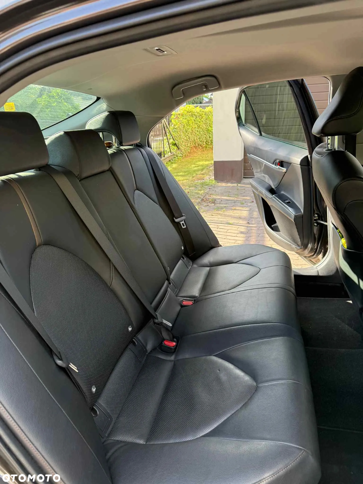 Toyota Camry 2.5 Hybrid Executive CVT - 11