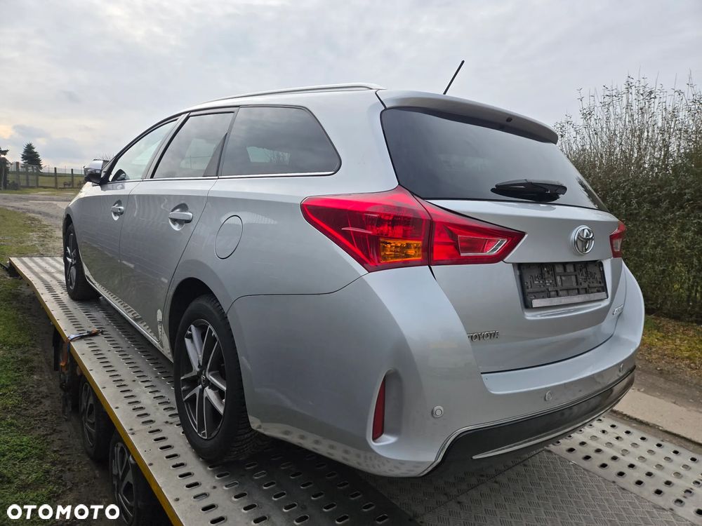 Toyota Auris 1.6 Valvematic Executive - 5