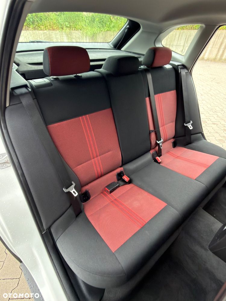BMW X1 xDrive18d Sport Line - 30
