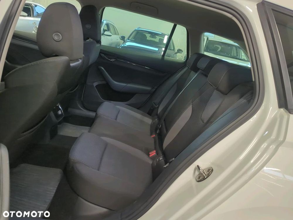 Skoda Octavia 1.5 TSI ACT Ambition - 6