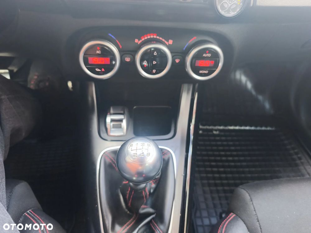 Alfa Romeo Giulietta 1.4 TB MultiAir Distinctive - 17