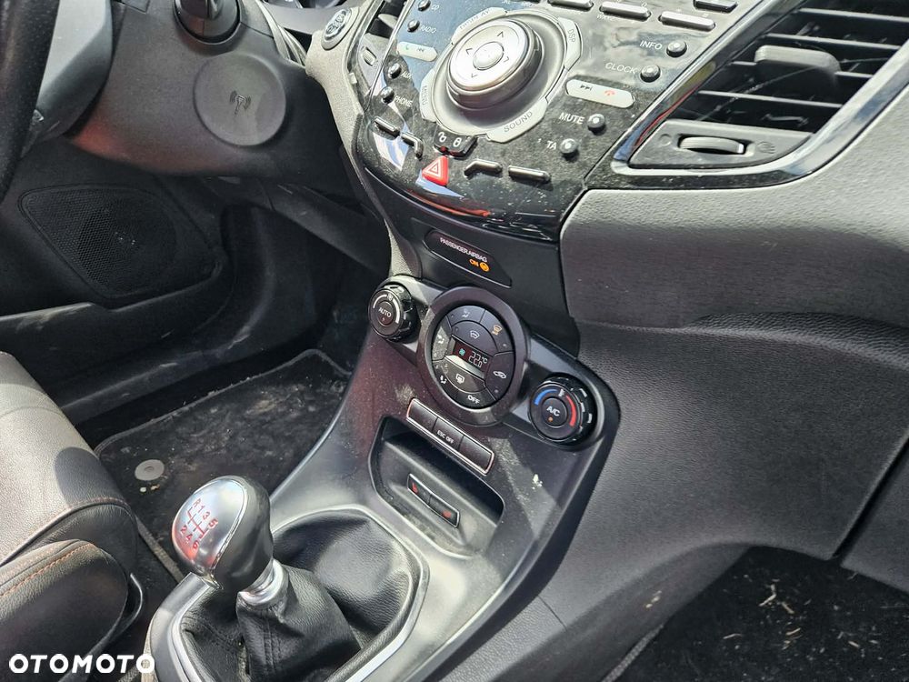 Ford Fiesta 1.6 EcoBoost ST - 16