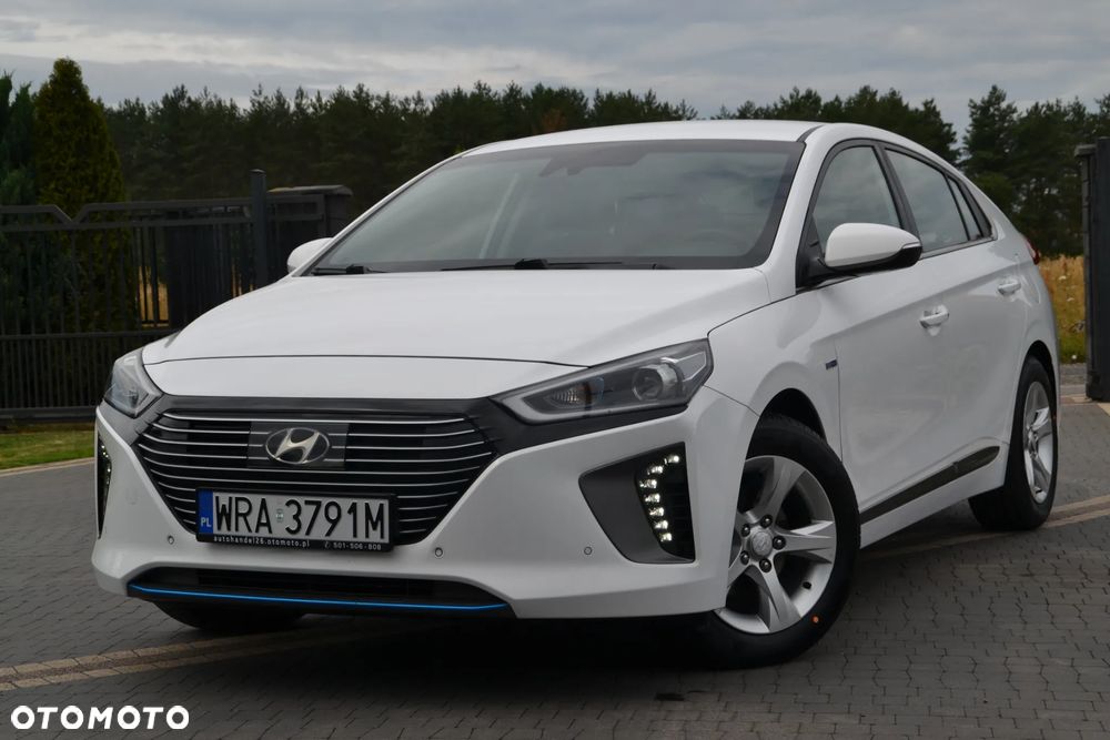 Hyundai IONIQ - 3