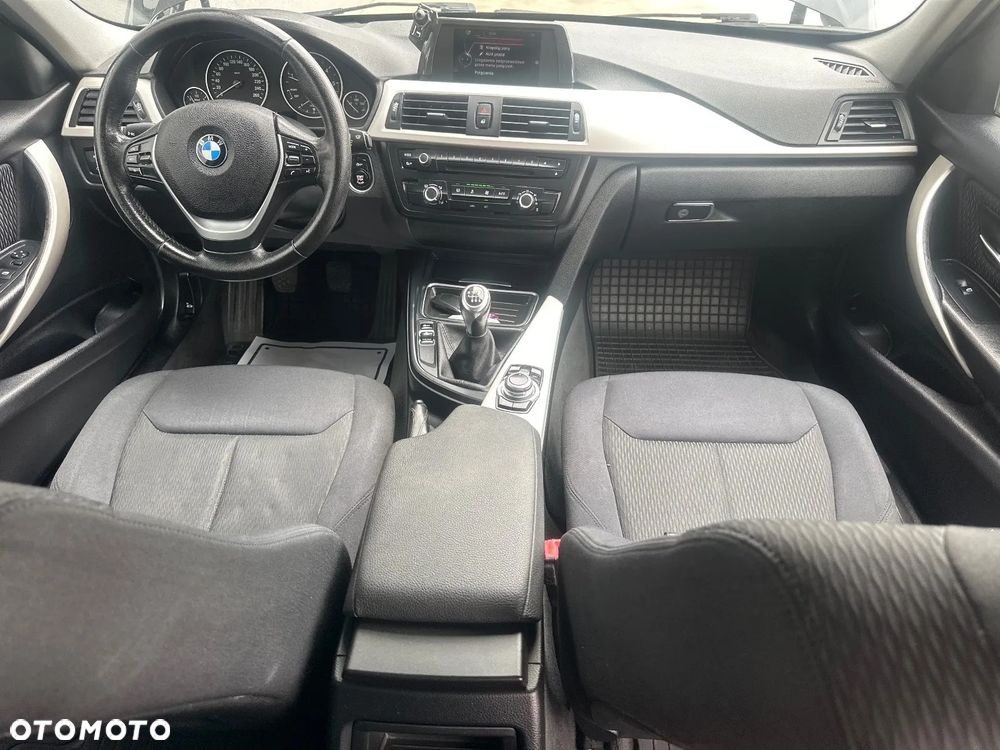 BMW Seria 3 318d - 23