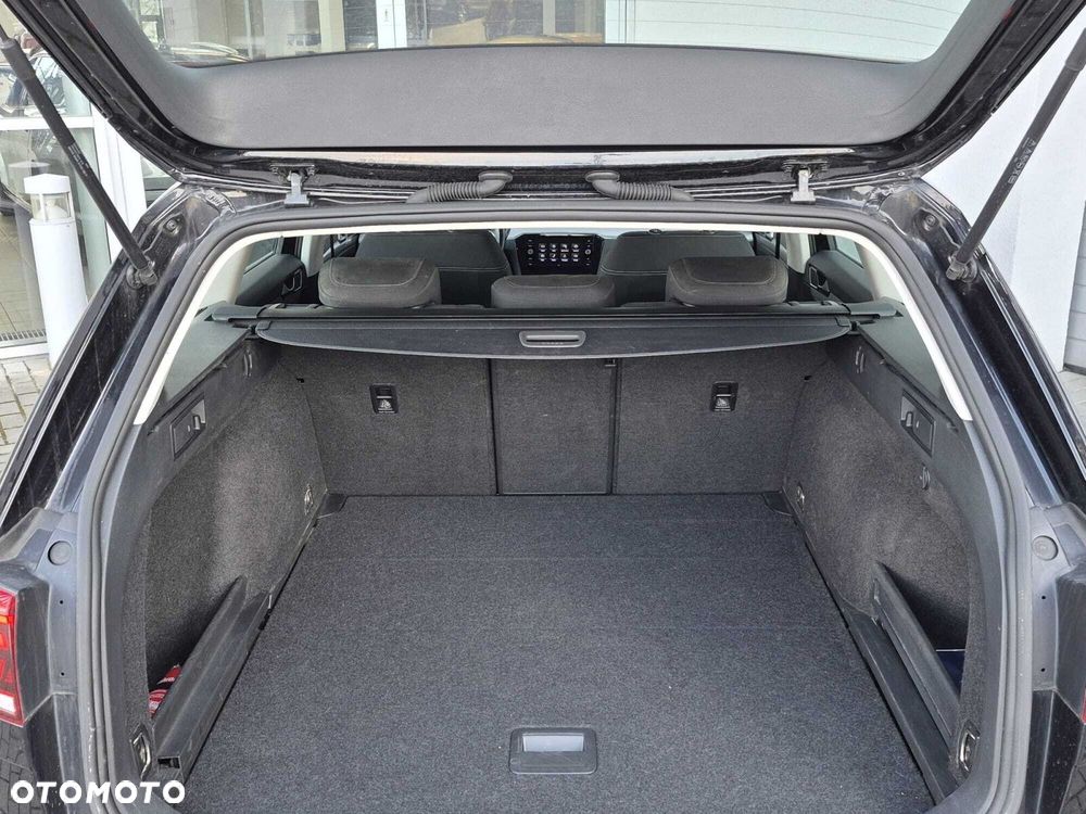 Volkswagen Passat - 14