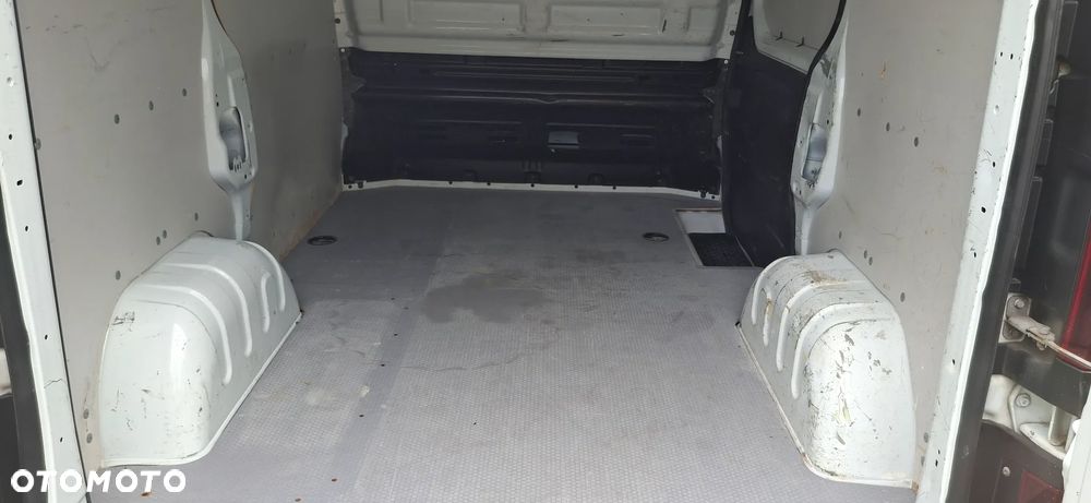 Opel Vivaro - 16
