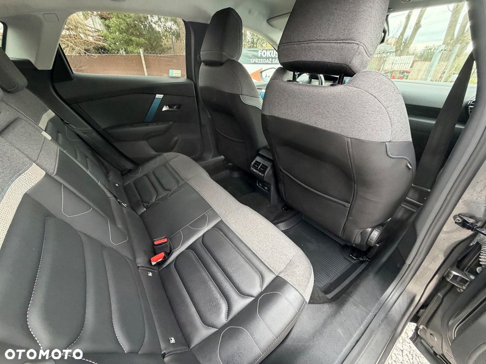 Citroën C4 EV136 50kWh Shine - 31