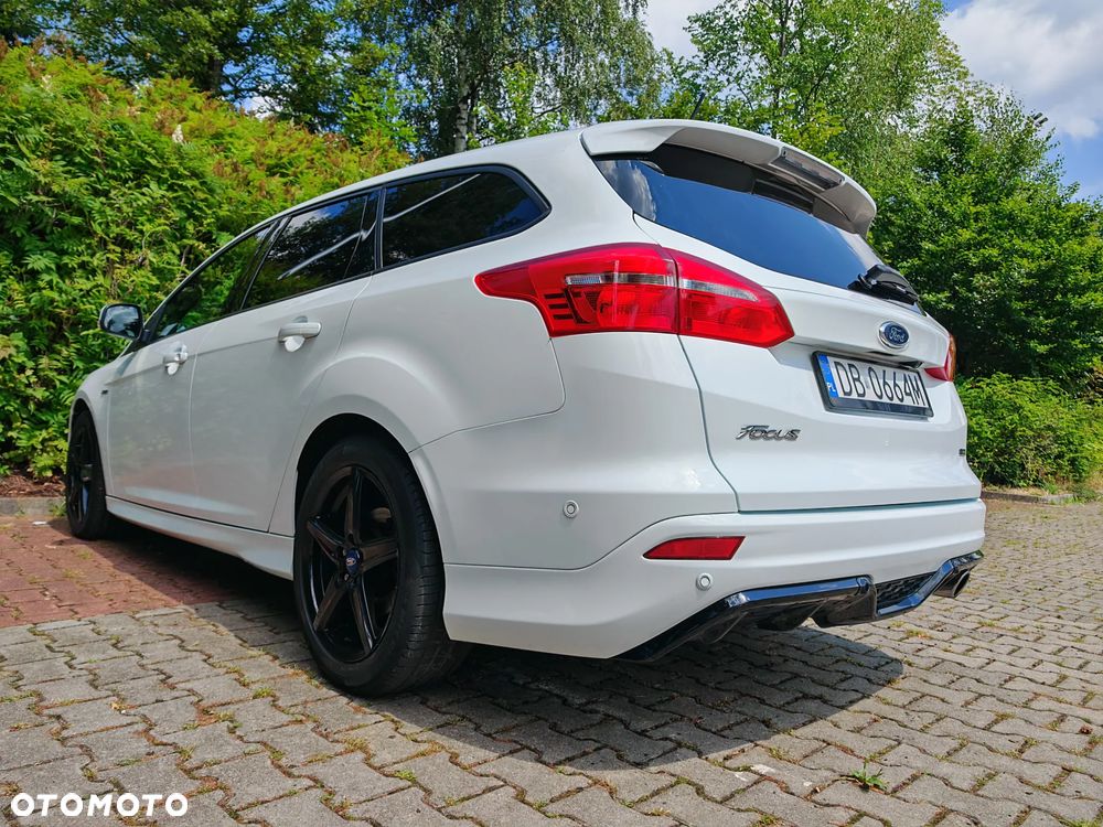 Ford Focus 1.5 EcoBoost ST-Line - 14