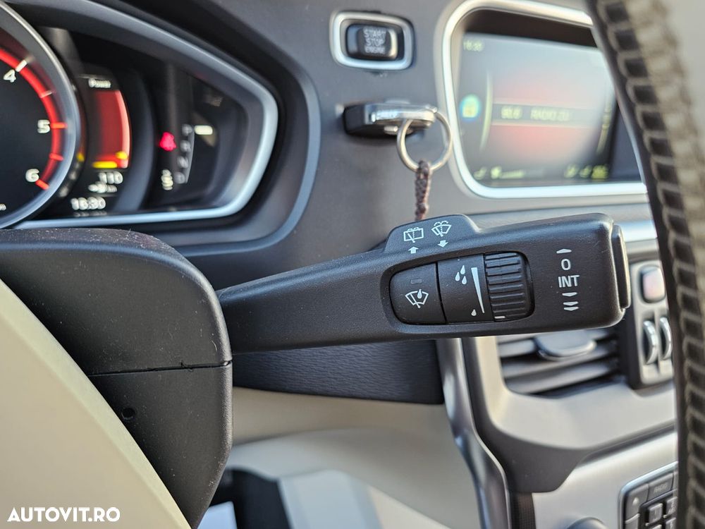 Volvo V40 D2 Geartronic - 27