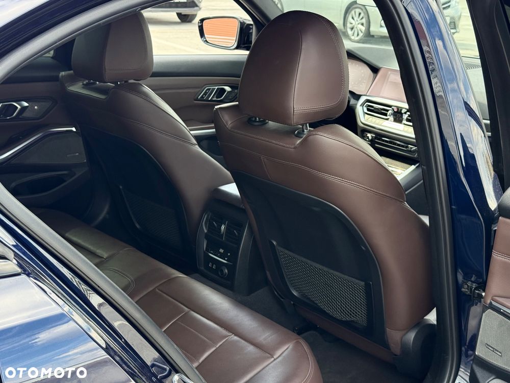 BMW Seria 3 M340i xDrive sport - 33