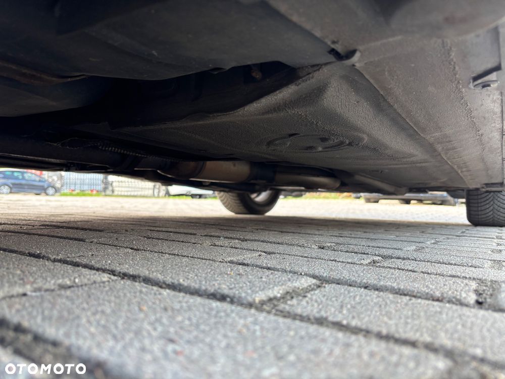 BMW Seria 3 - 16