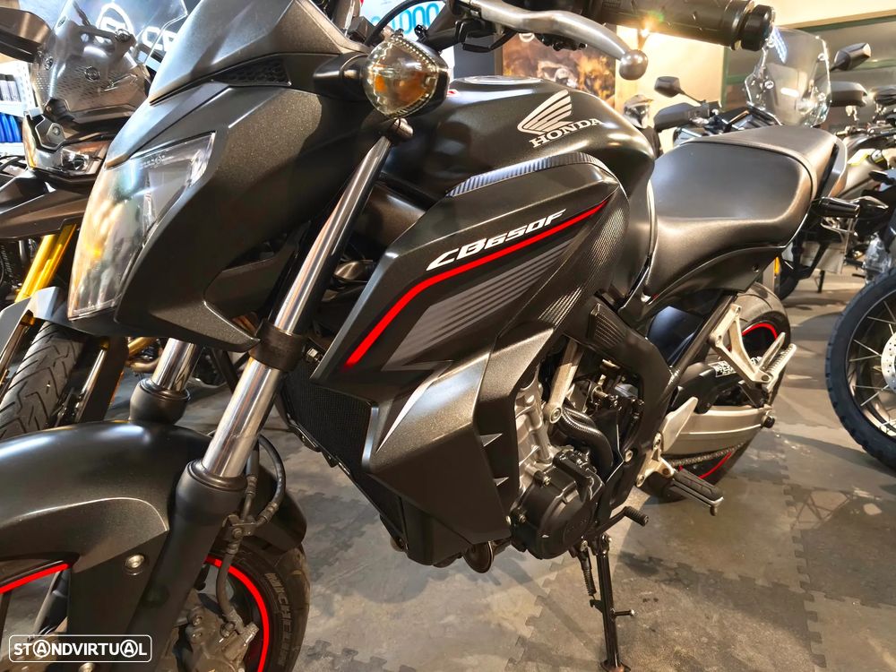 Honda CB 650 F naked - 10