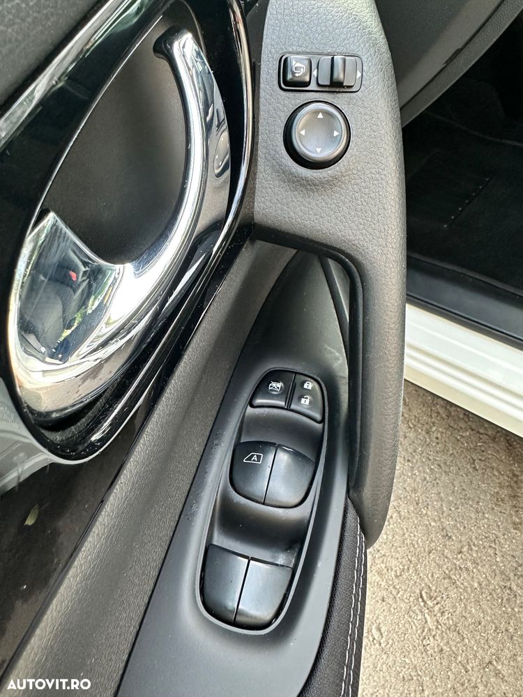 Nissan Qashqai 1.6 DCI Start/Stop X-TRONIC N-Connecta - 8
