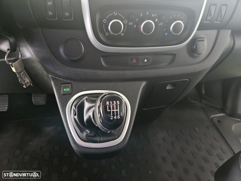 Renault Trafic 1.6 dCi SpaceClass 8L SS - 19