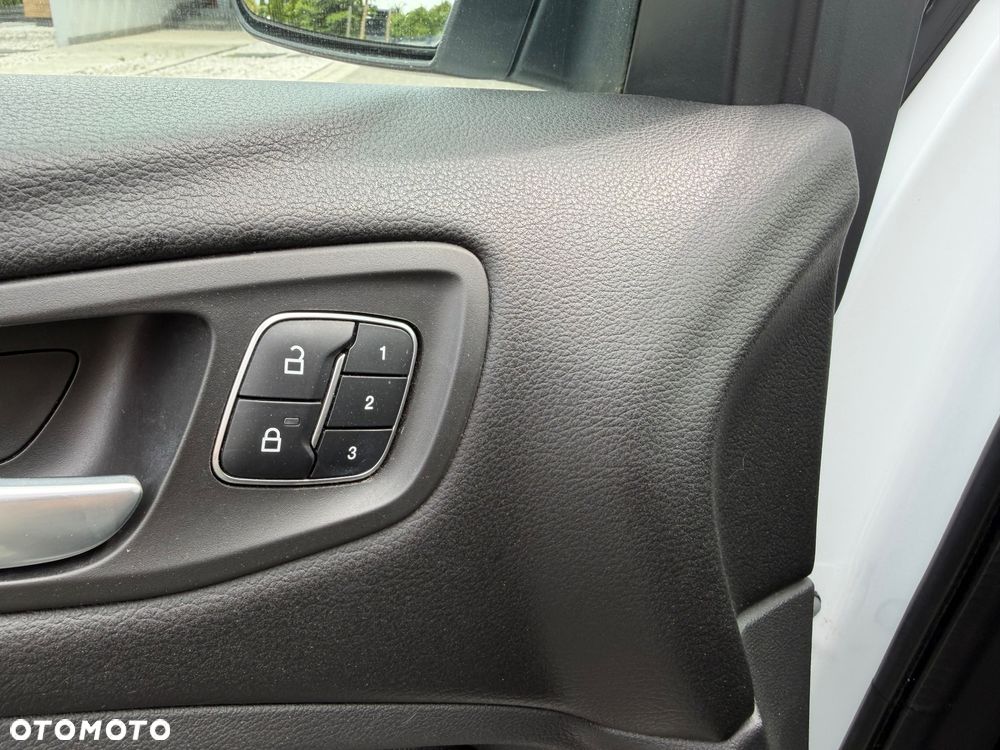 Ford Kuga 2.0 EcoBlue 4x4 TITANIUM - 26