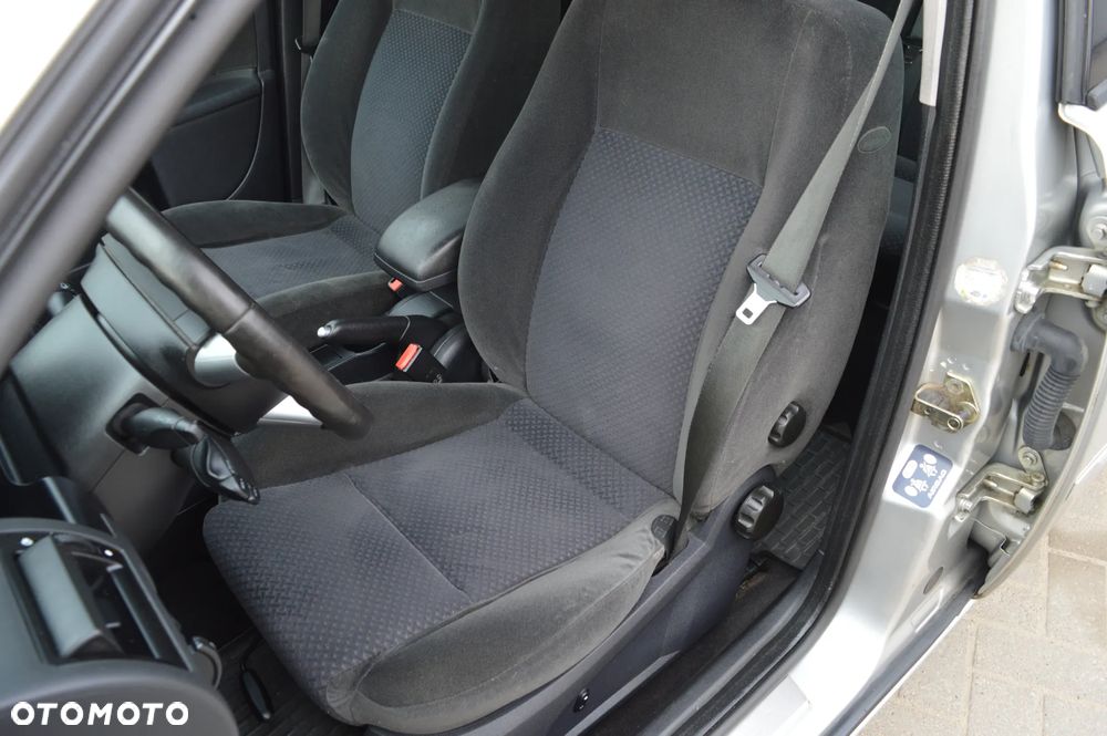 Ford Mondeo 1.8 Ghia X - 17