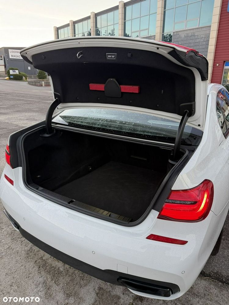 BMW Seria 7 750Li xDrive Edition Exclusive - 21