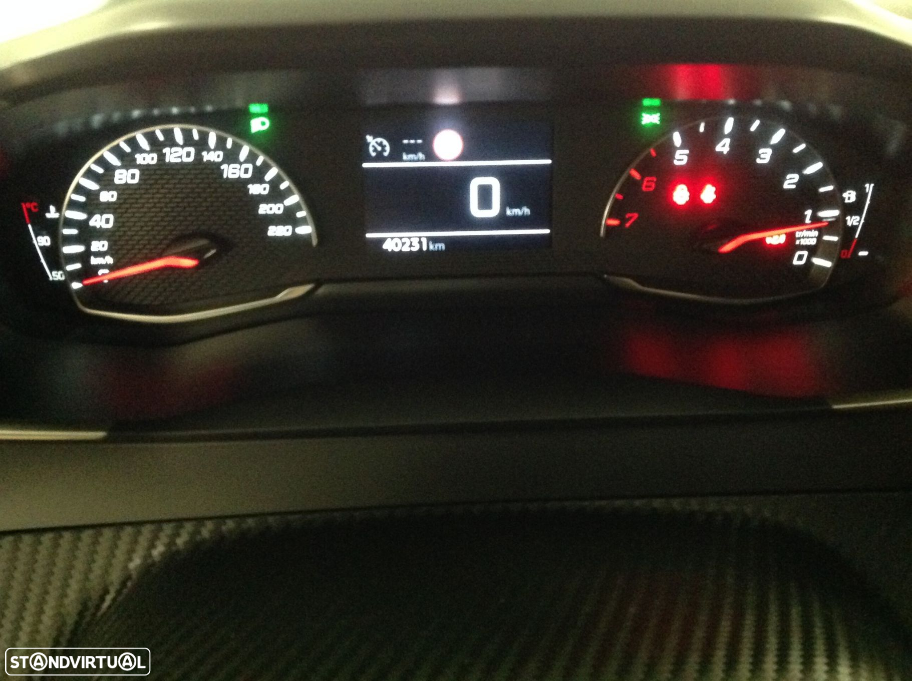 Peugeot 2008 1.2 PureTech Allure - 31