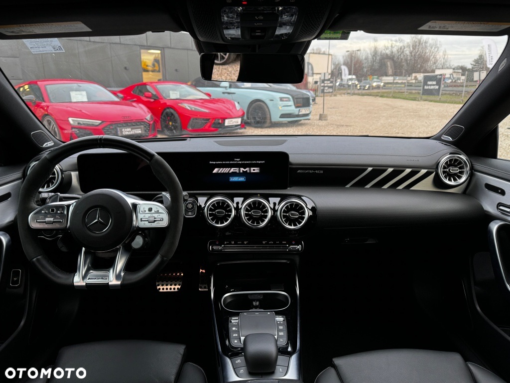 Mercedes-Benz CLA - 12