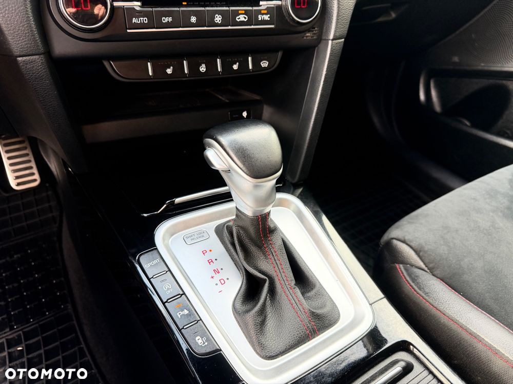 Kia ProCeed - 32