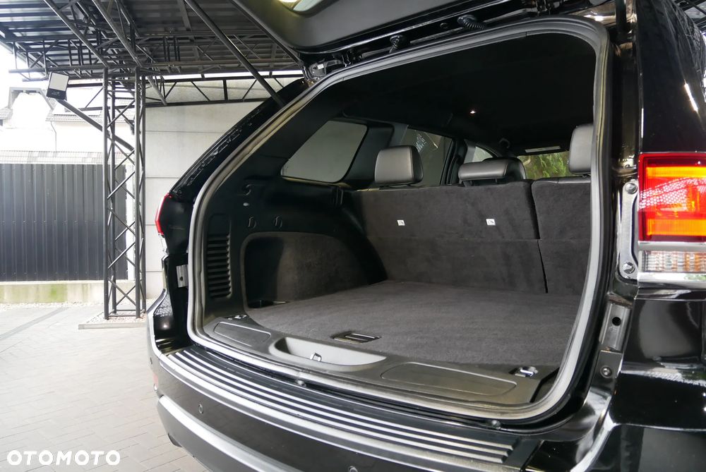 Jeep Grand Cherokee - 31