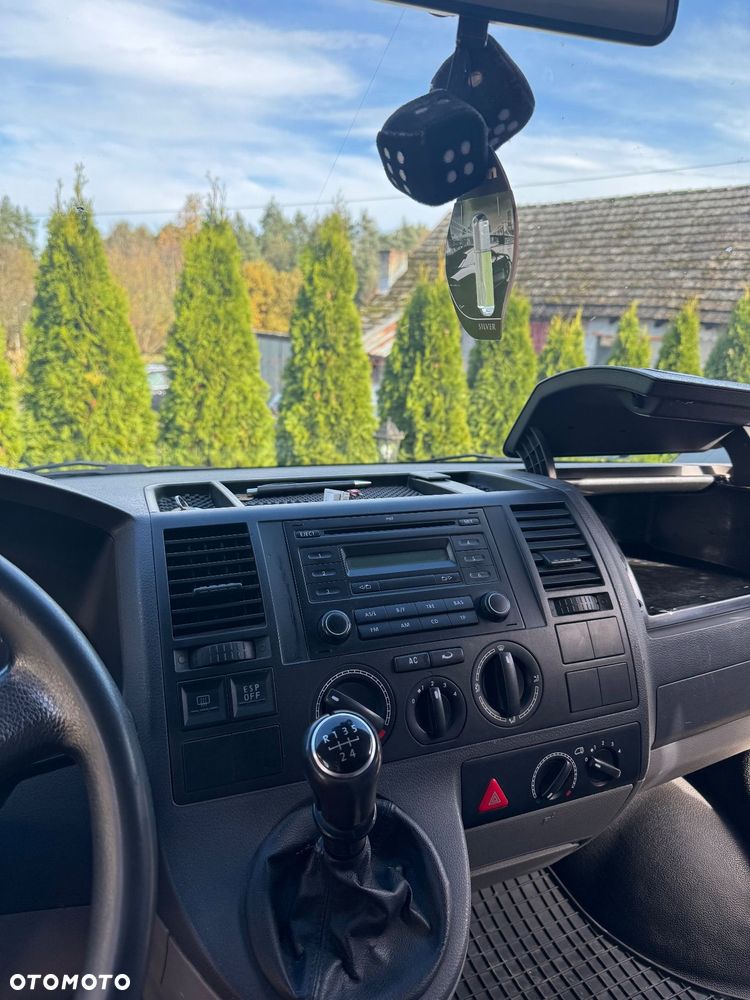 Volkswagen Caravelle - 19