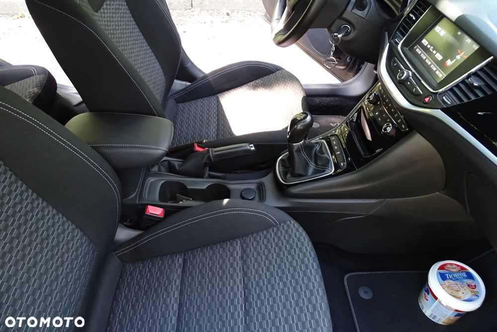 Opel Astra 1.4 Turbo Start/Stop Dynamic - 24