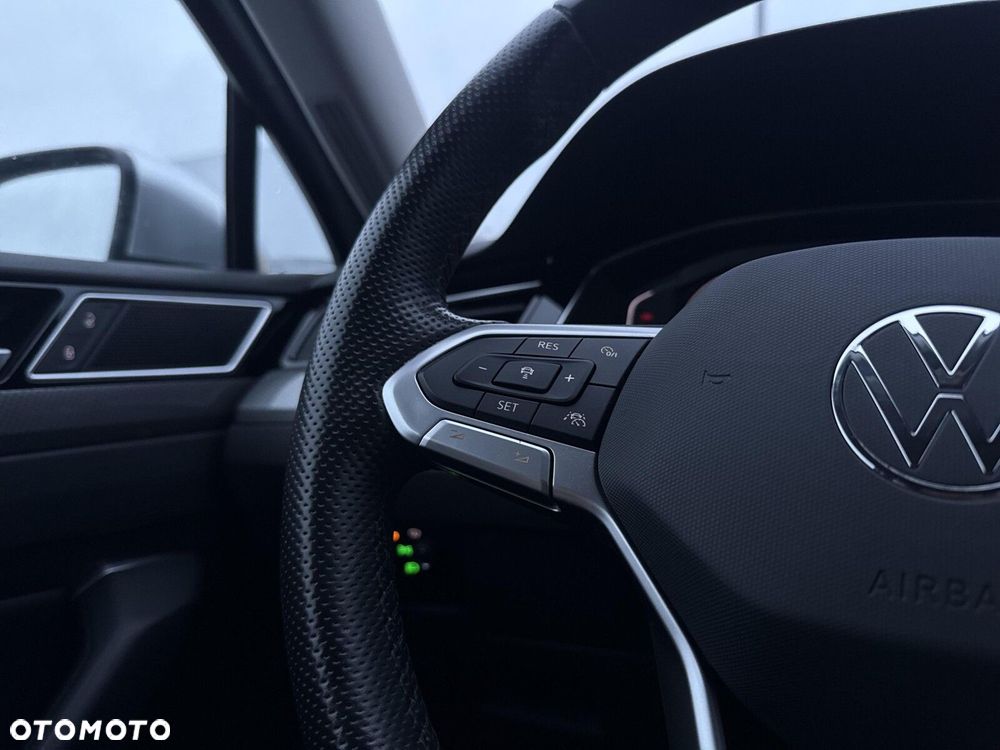 Volkswagen Passat - 16