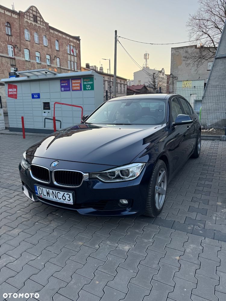 BMW Seria 3 320i - 6