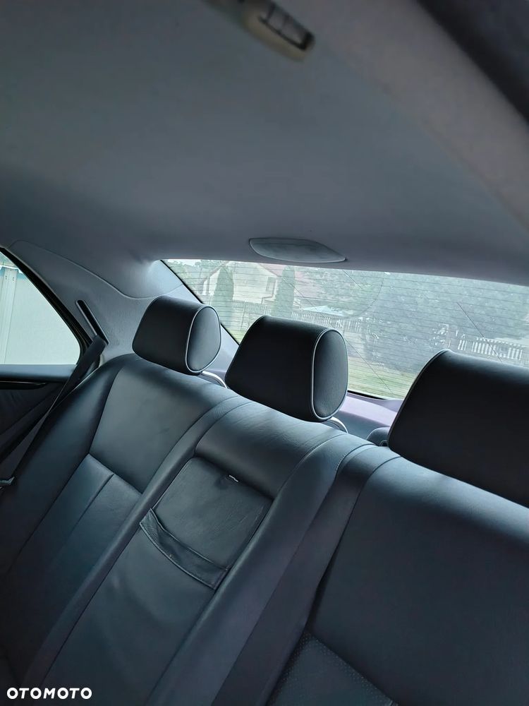Mercedes-Benz Klasa E 280 4 Matic Elegance - 31