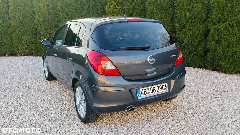 Opel Corsa 1.2 16V Cosmo - 10