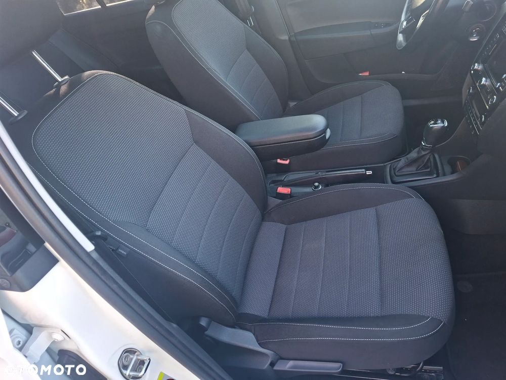 Skoda RAPID - 13